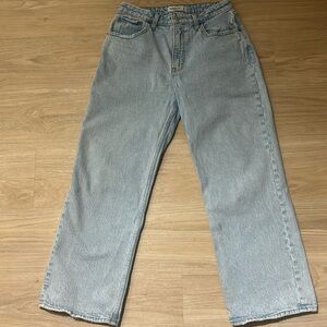 Abercrombie & Fitch- The 90s Relaxed Jean High Rise